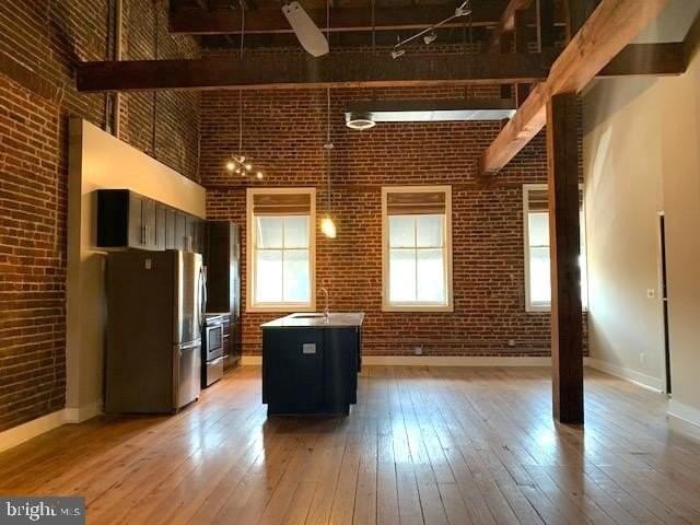 311 William St - Photo 3 of 17