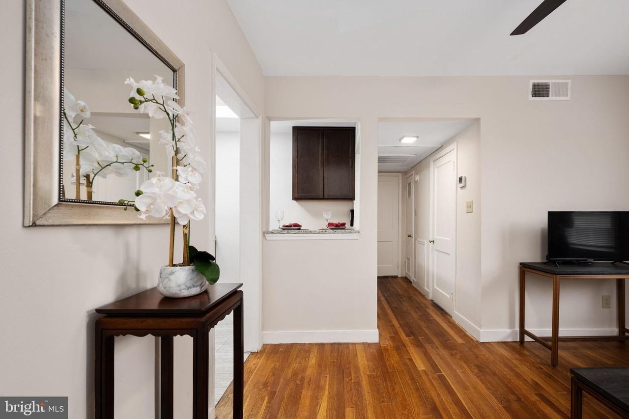 620 Kenmore Ave #2 - Photo 3 of 10