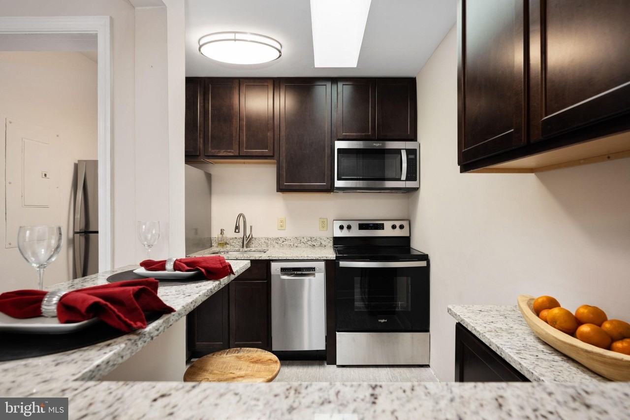 620 Kenmore Ave #2 - Photo 4 of 10