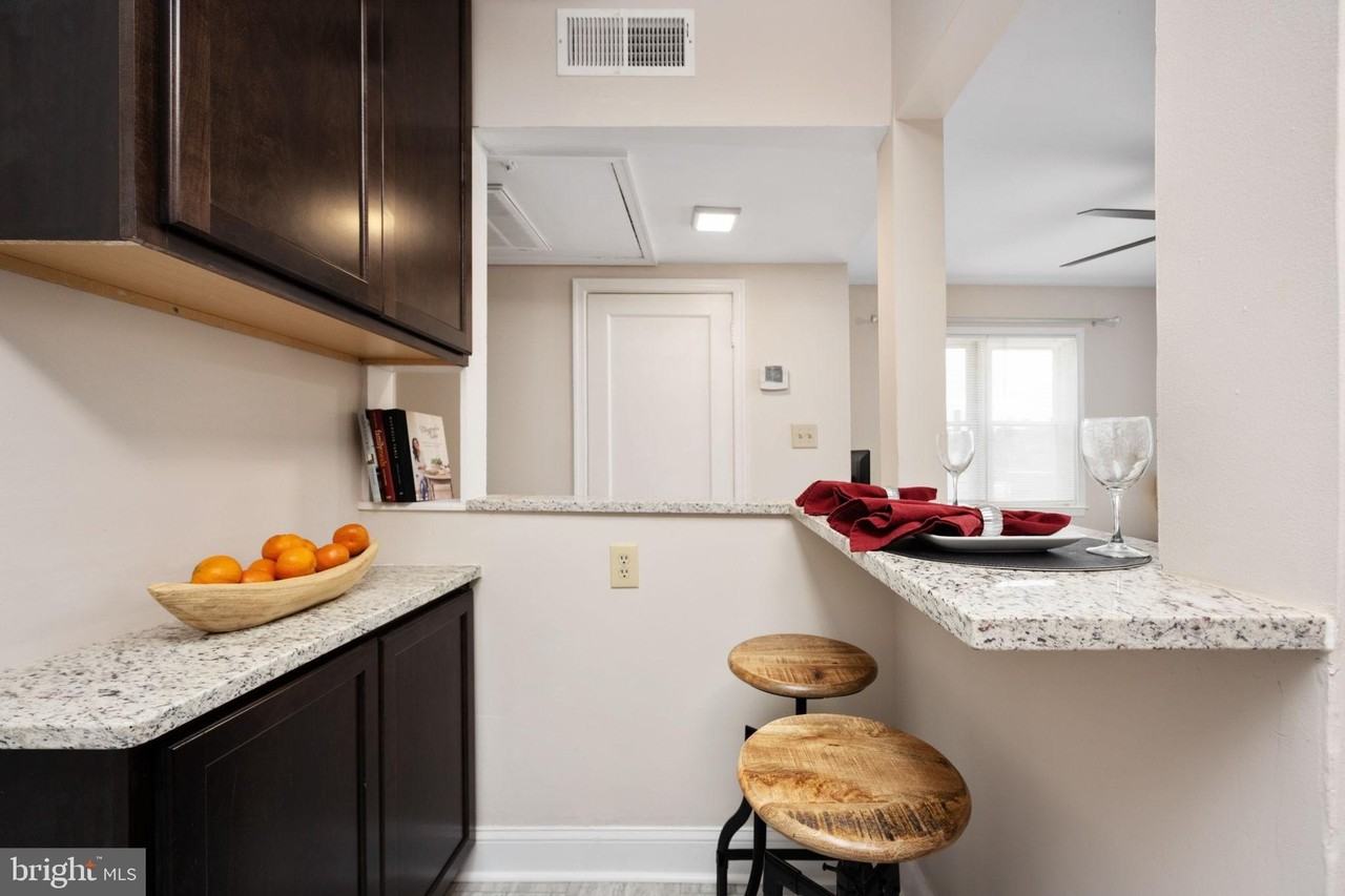 620 Kenmore Ave #2 - Photo 5 of 10