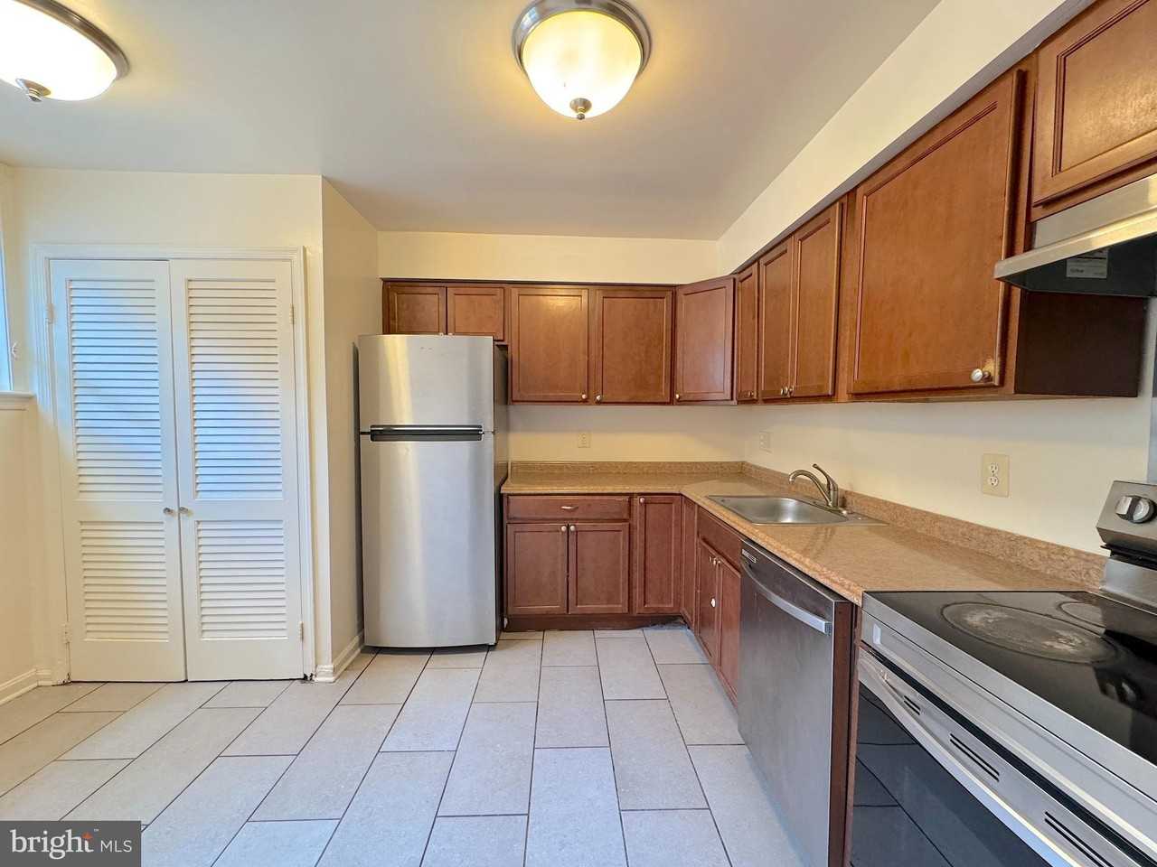 6804 Perry Penney Dr #100 - Photo 6 of 17