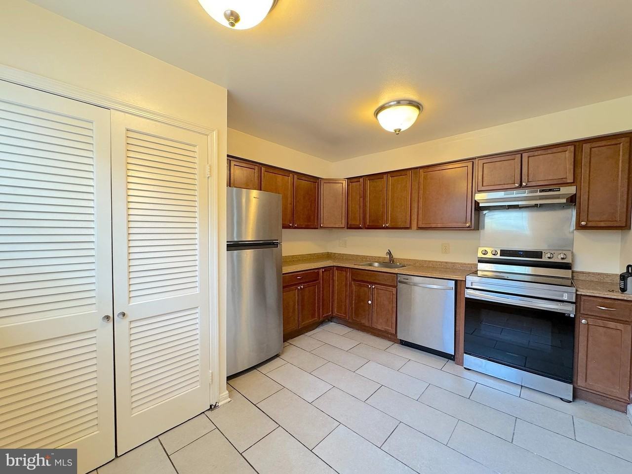 6804 Perry Penney Dr #100 - Photo 7 of 17
