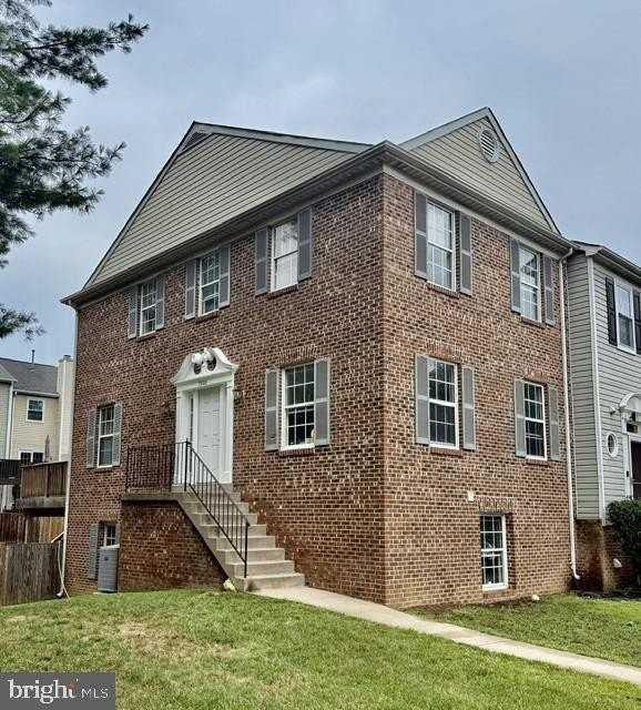 7925 Gunston Woods Pl