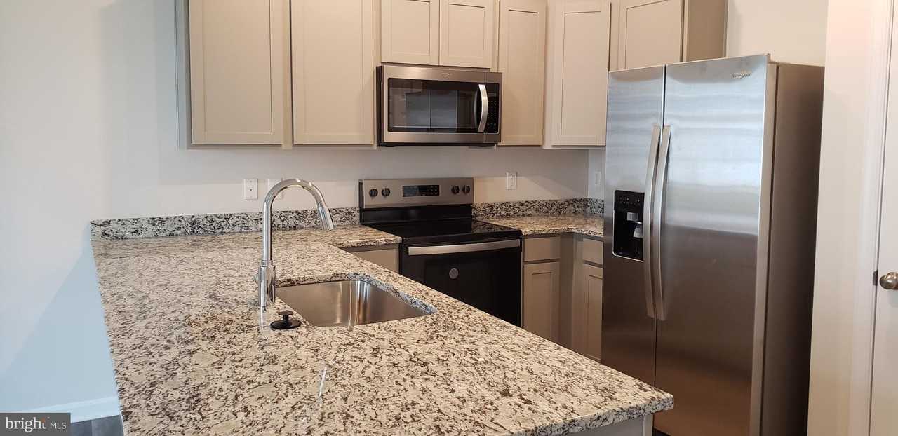 186 Caterpillar Dr - Photo 4 of 30