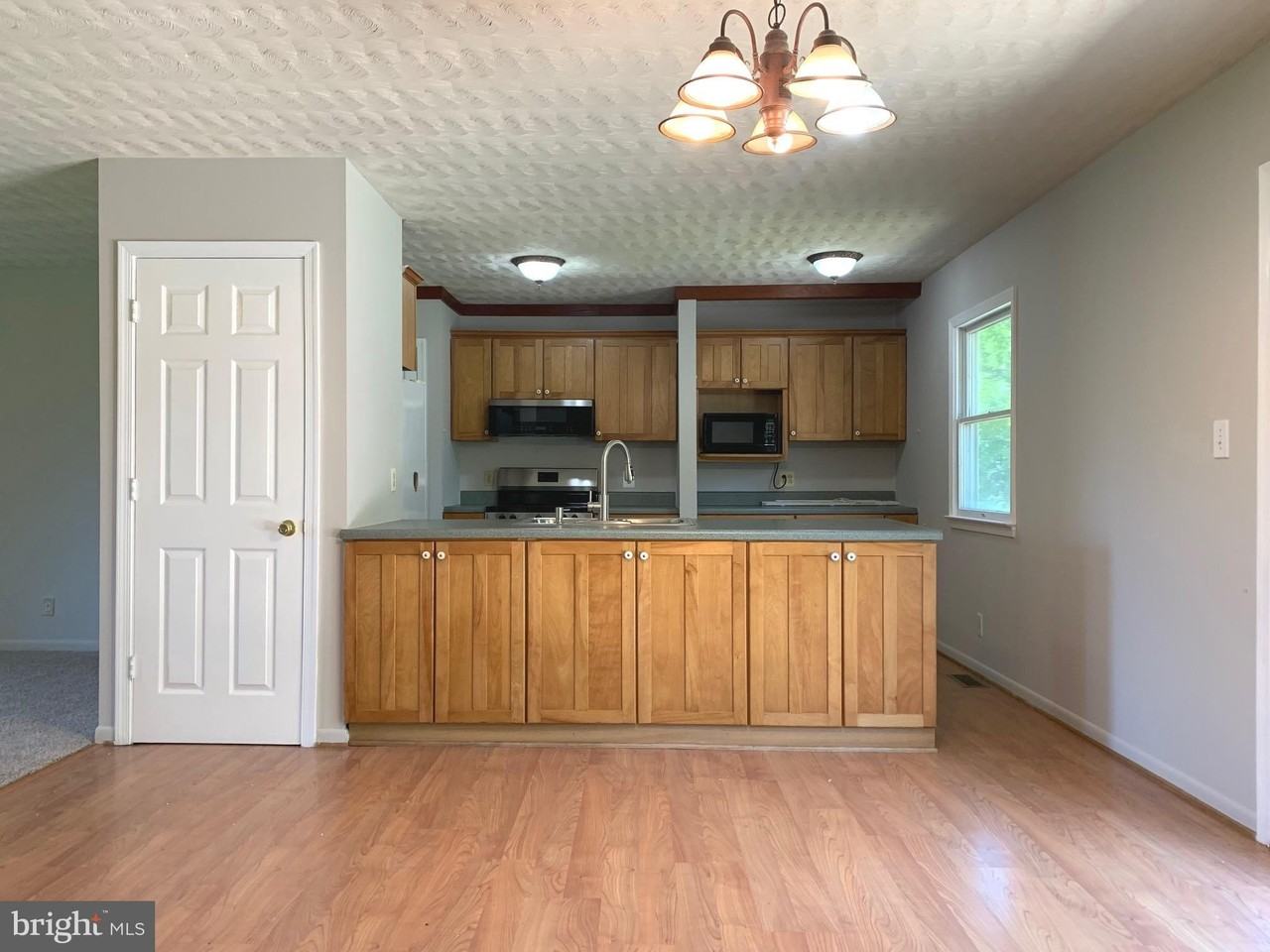 10413 Elys Ford Rd - Photo 4 of 15
