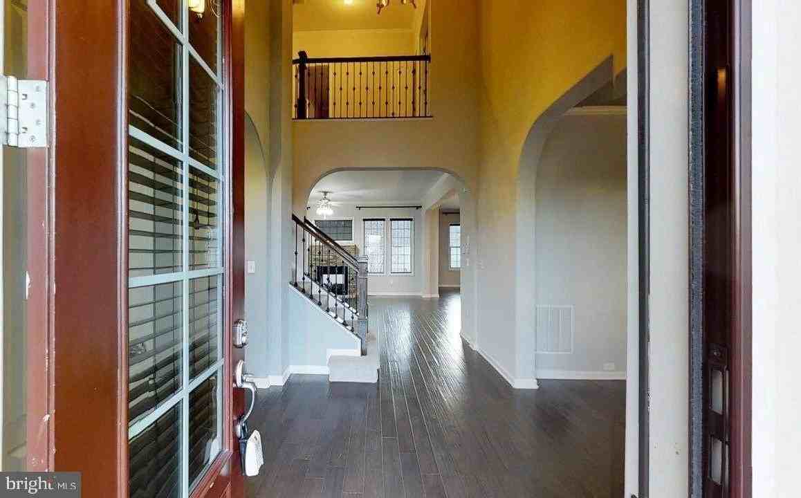 141 Coachman Cir - Photo 2 of 49