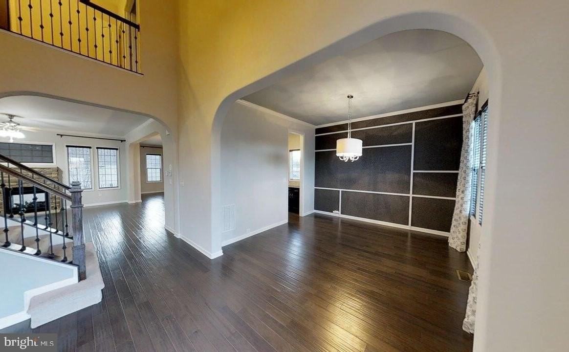 141 Coachman Cir - Photo 5 of 49