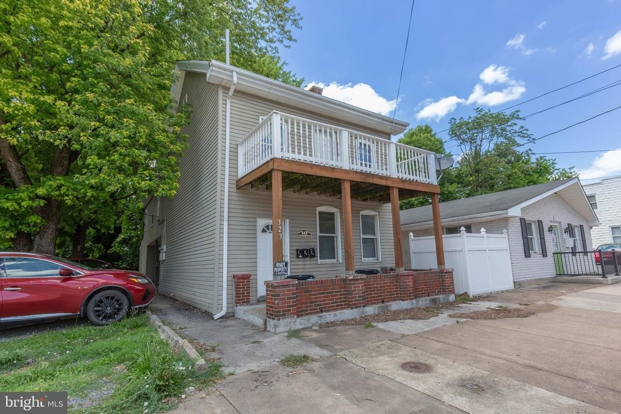323 S Raleigh St #1 - Photo 2 of 22