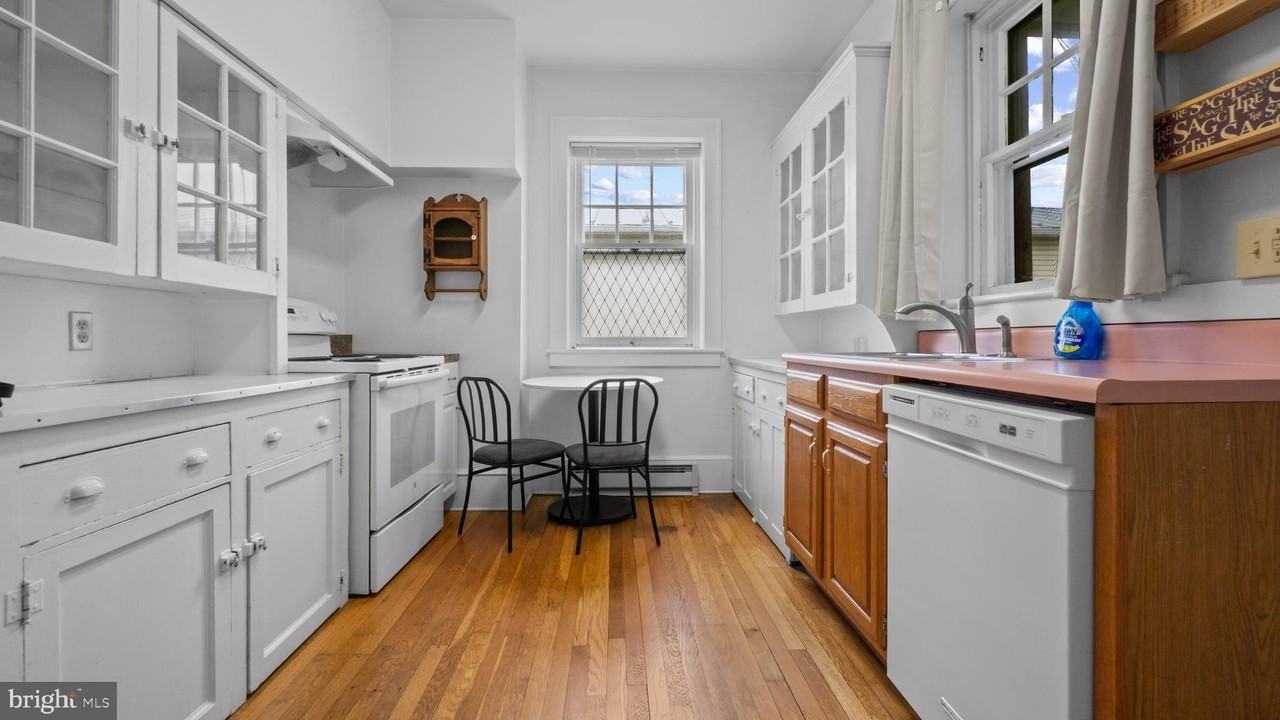 506 E Liberty St #A - Photo 2 of 13