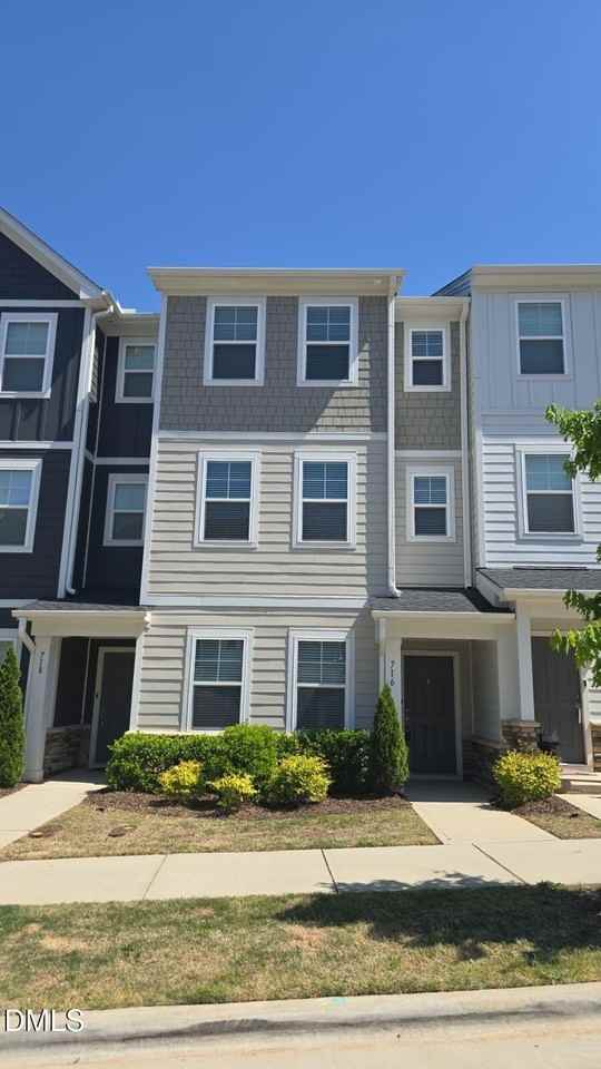 632 Gimari Dr - Photo 2 of 37