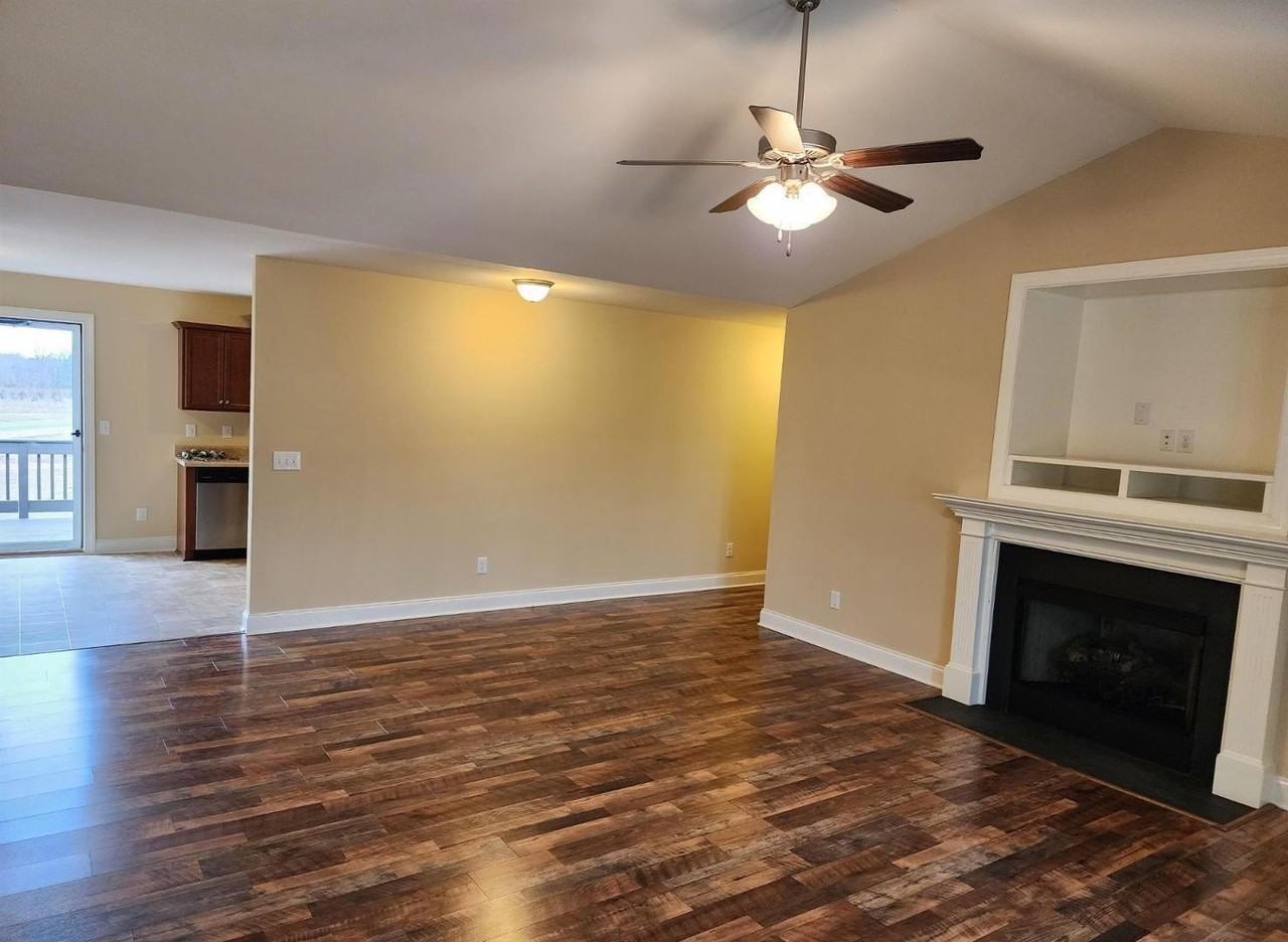 21 Hunters Point Ct - Photo 4 of 13