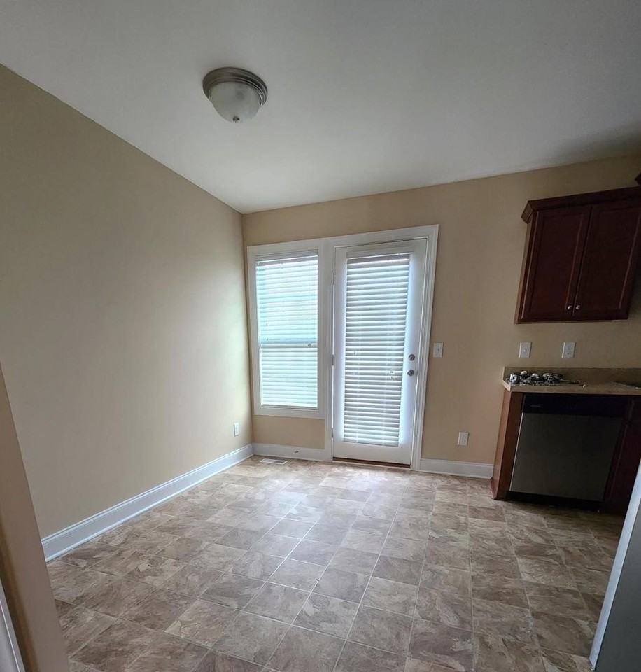 21 Hunters Point Ct - Photo 6 of 13