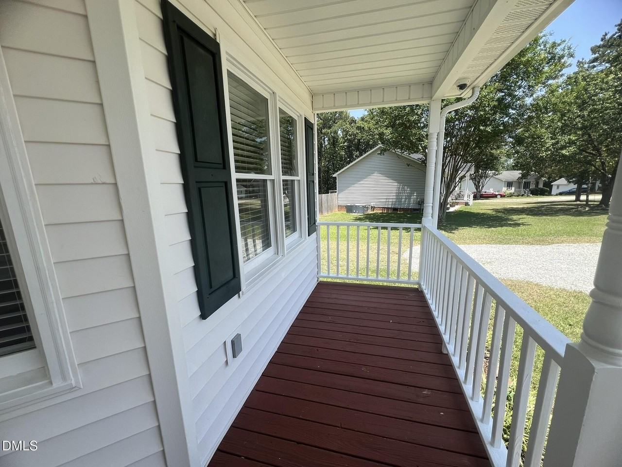 500 Chinaberry Ln - Photo 2 of 17