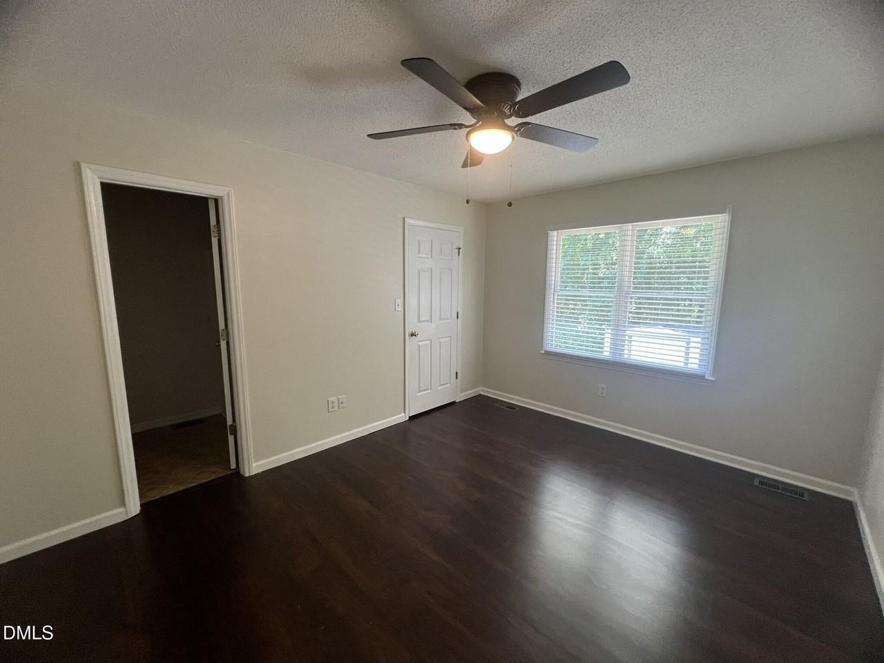 500 Chinaberry Ln - Photo 5 of 17