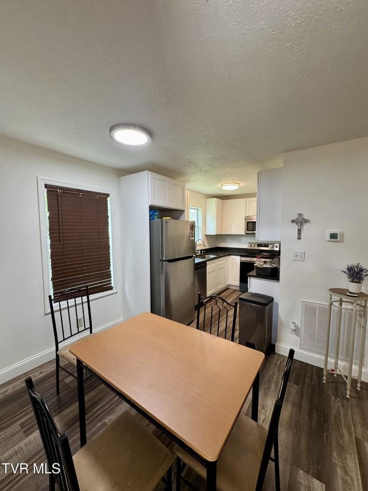 1006 Idlewylde Cir - Photo 5 of 11
