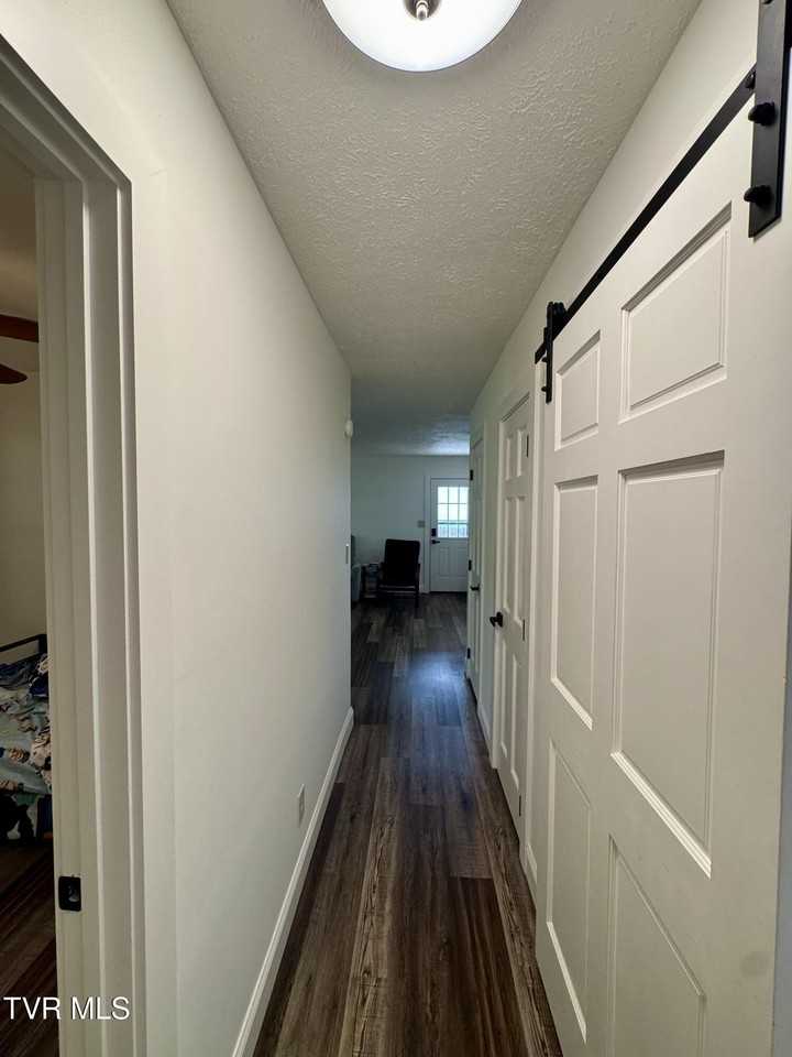 1006 Idlewylde Cir - Photo 7 of 11