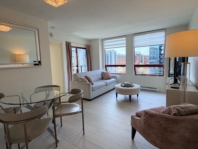 811 Helmcken Street #1504 - Photo 3 of 30
