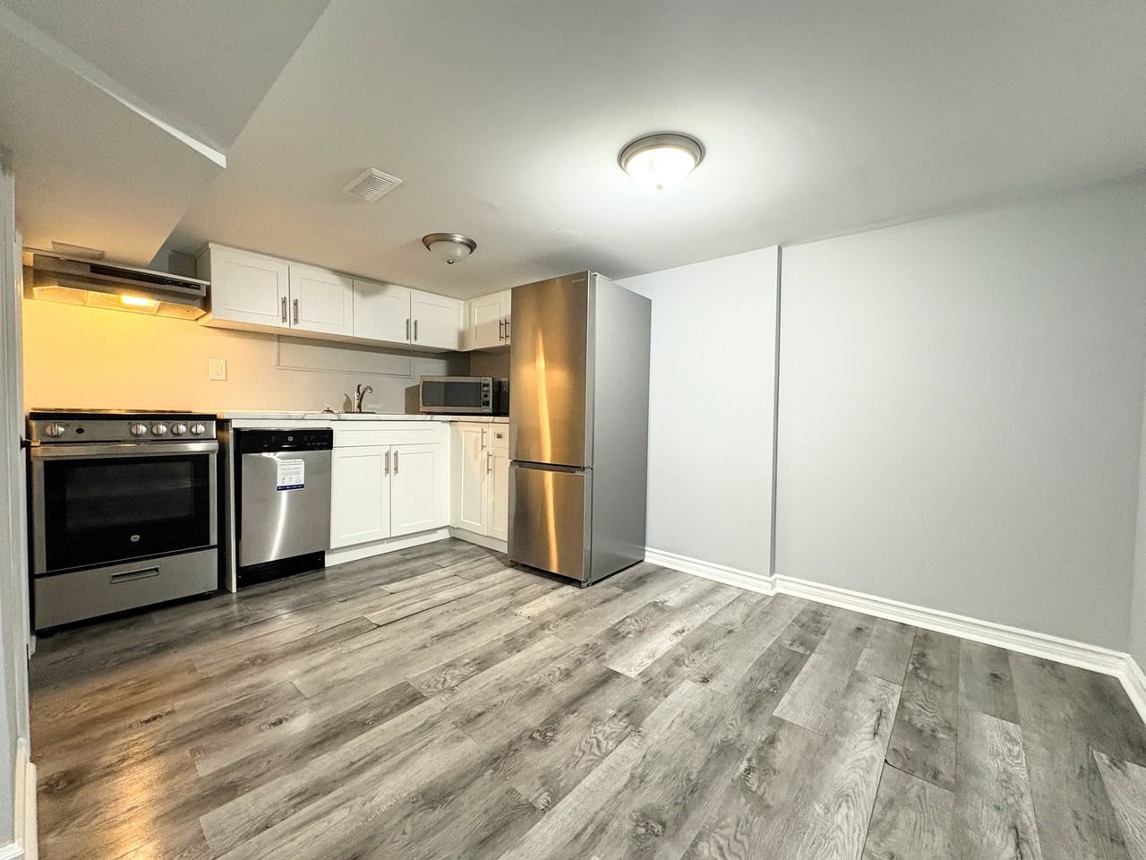 103 Tragina Avenue North - Photo 4 of 8