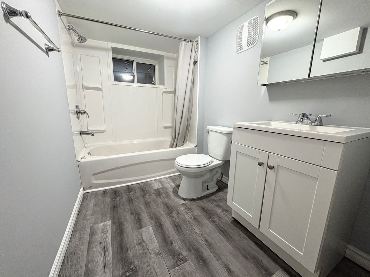 103 Tragina Avenue North - Photo 6 of 8