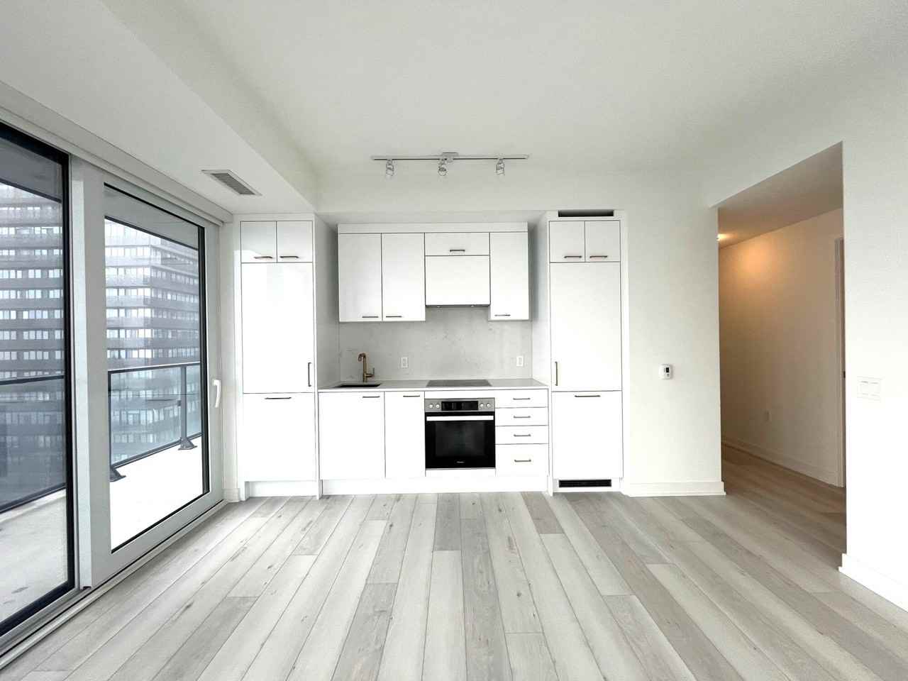 634 Church St - Photo 4 of 20