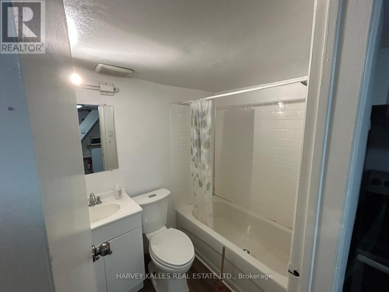 1098 Bathurst Street - Photo 3 of 5