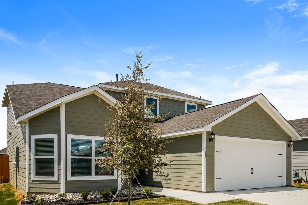 1540 Harvester Dr - Photo 4 of 17