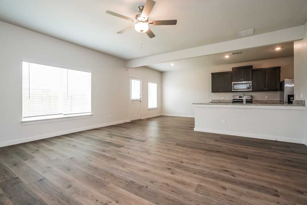 1540 Harvester Dr - Photo 5 of 17
