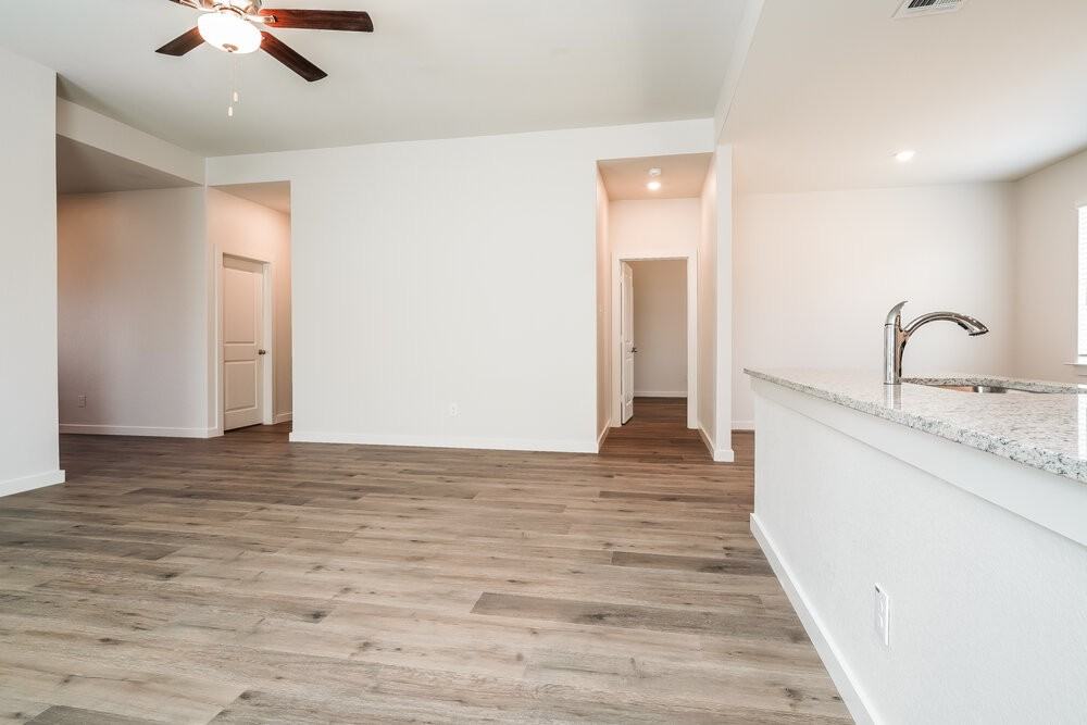 1532 Harvester Dr - Photo 6 of 16
