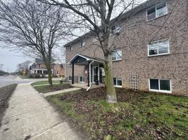 featured image of 16 Wellington St W