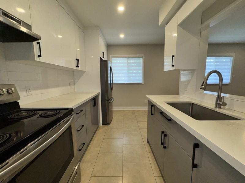 16 Wellington St W - Photo 5 of 19