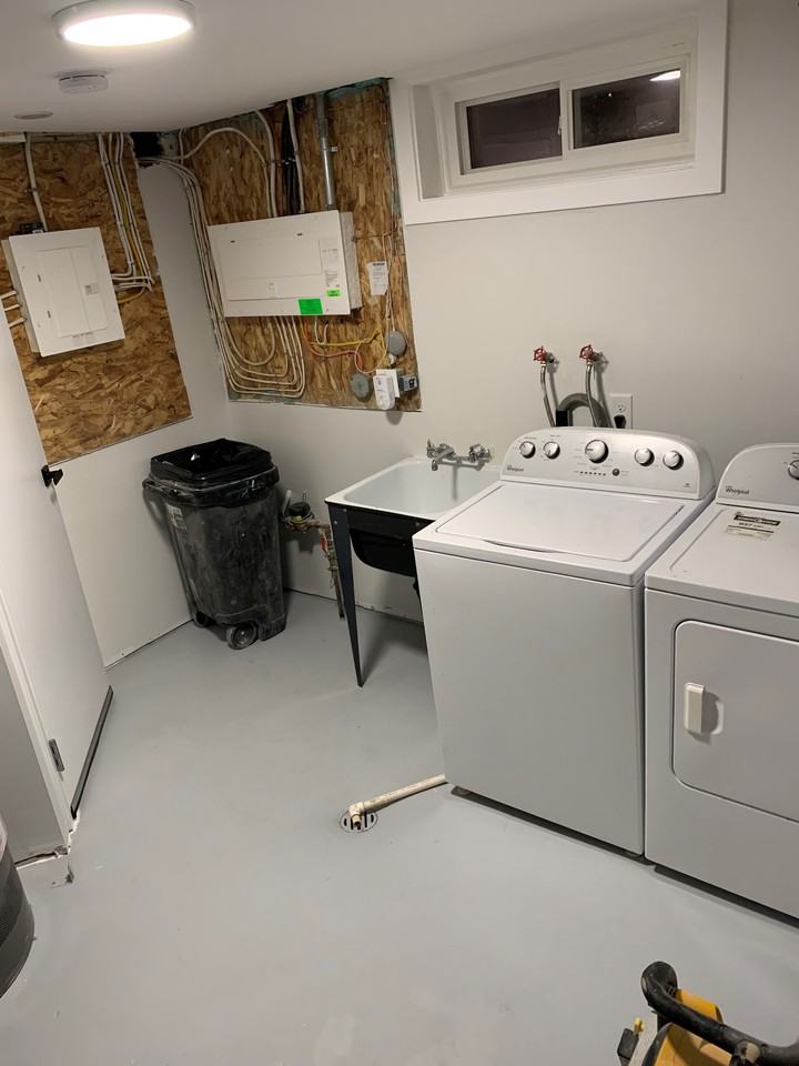31 Lambert Cres BSMT Suite - Photo 5 of 8