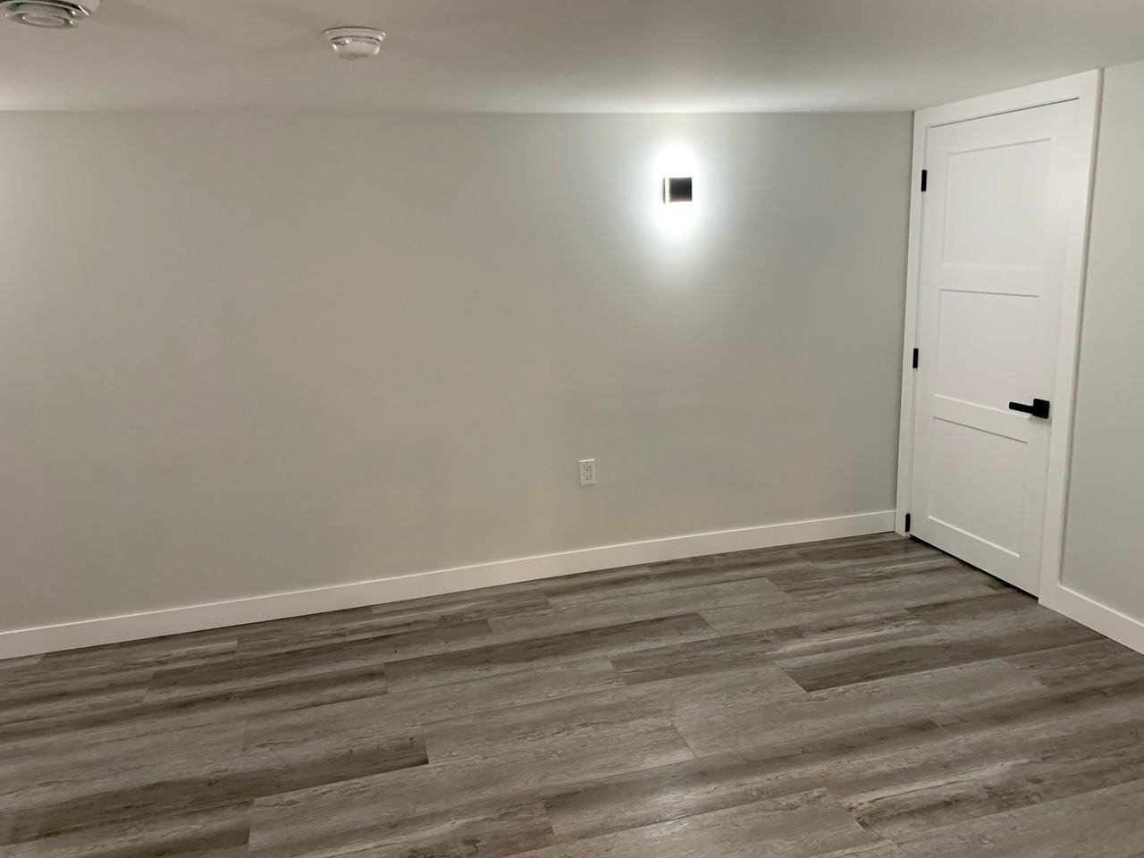 31 Lambert Cres BSMT Suite - Photo 7 of 8
