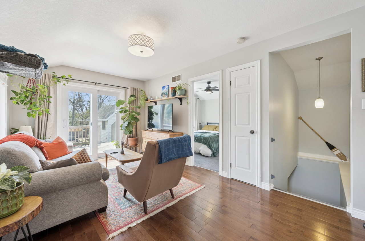 161 Grange St - Photo 6 of 23