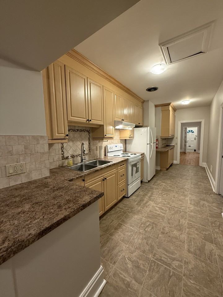 153 Norfolk St - Photo 5 of 23