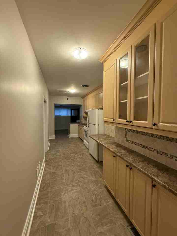 153 Norfolk St - Photo 7 of 23