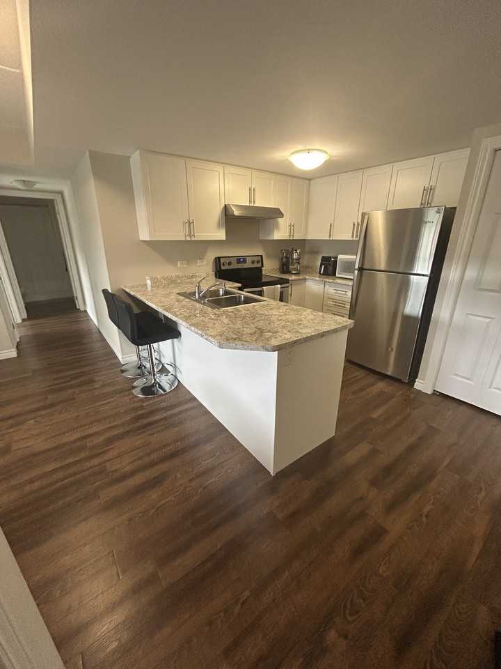 313-7 Kay Cres - Photo 2 of 16