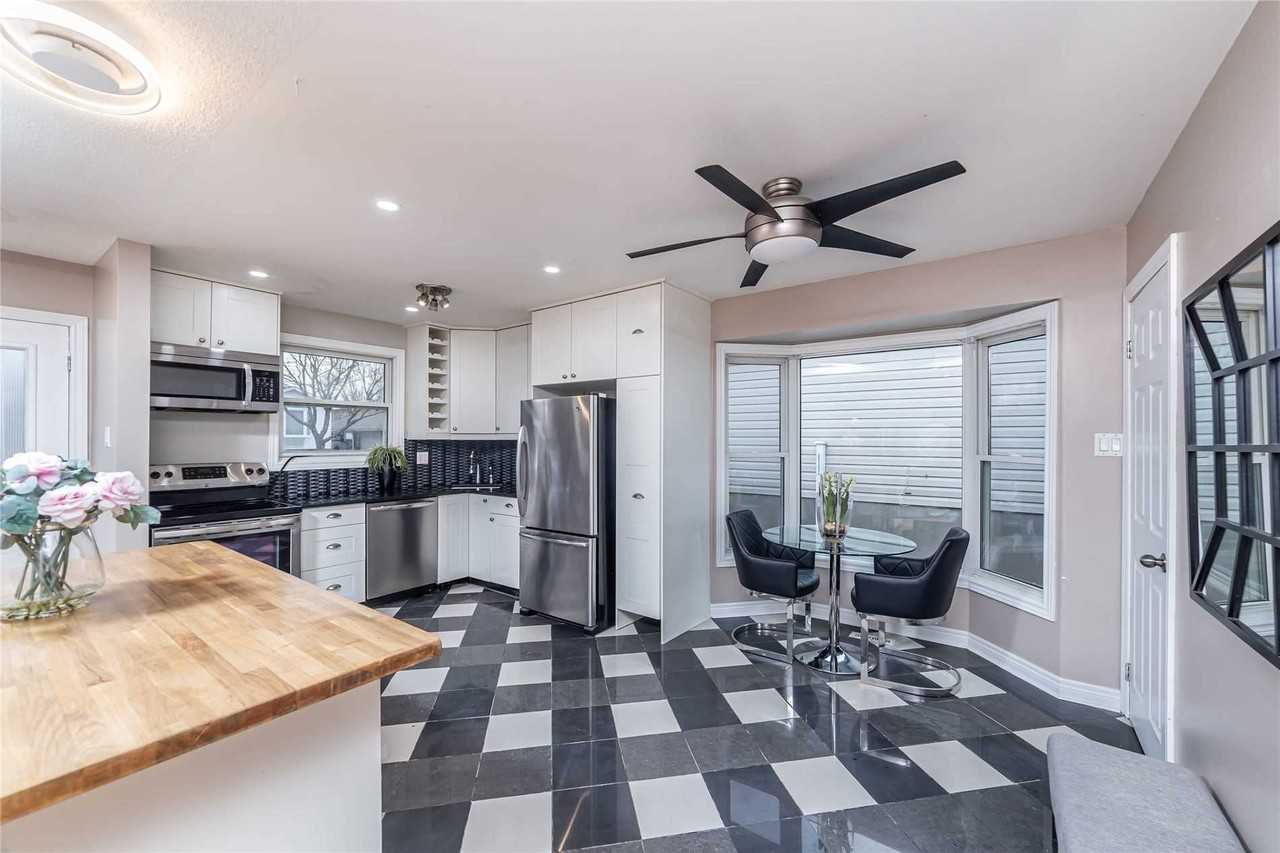 23 Speight Crescent - Photo 4 of 13