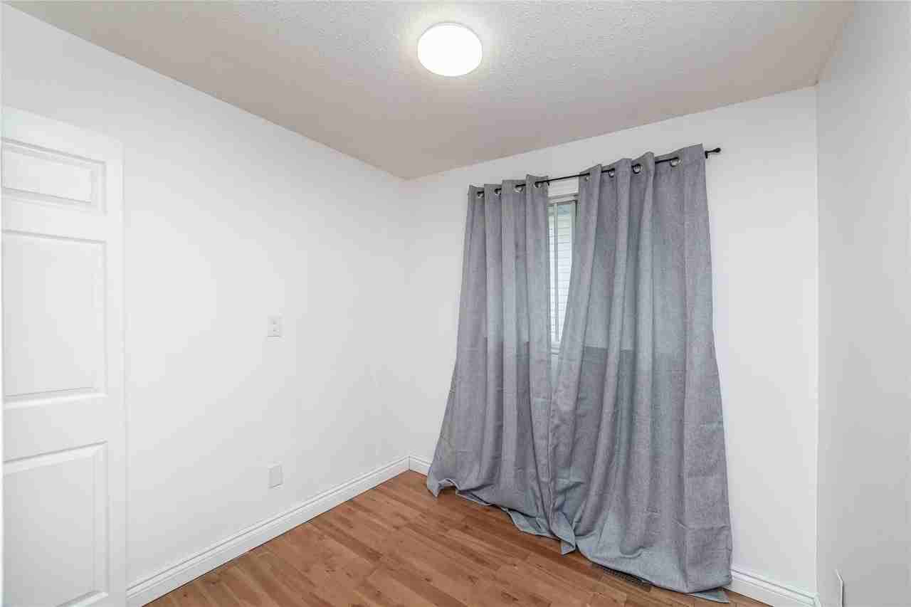 23 Speight Crescent - Photo 6 of 13