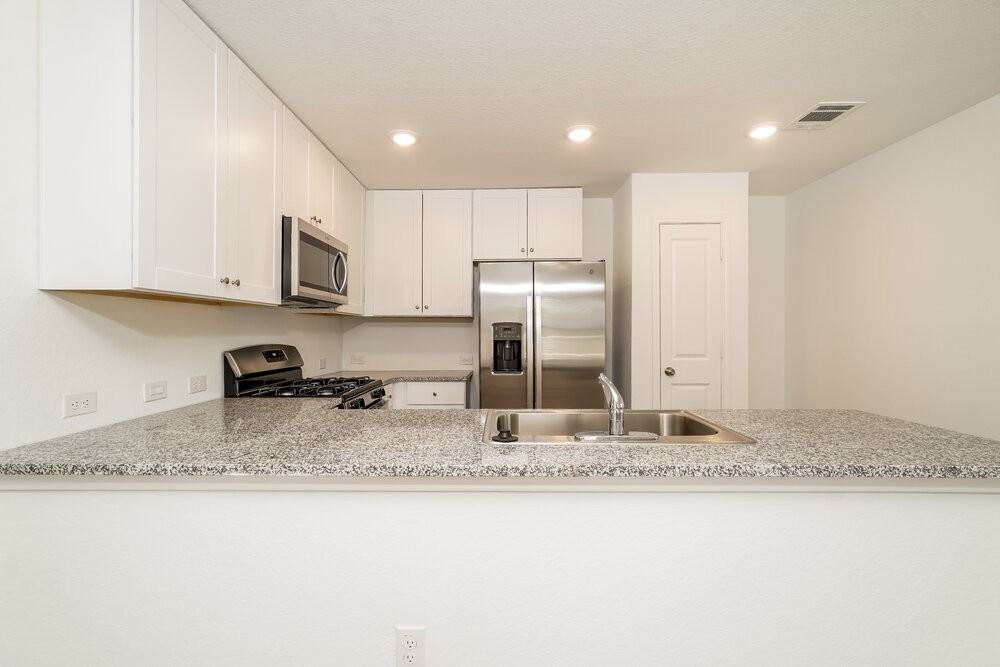 1221 White Willow - Photo 7 of 17
