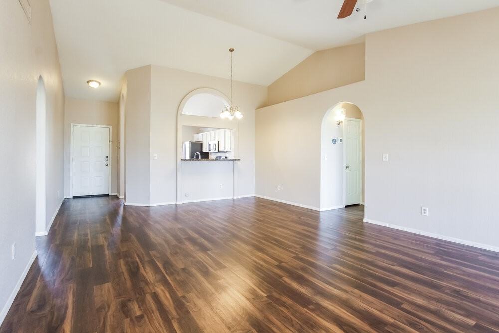 8727 W Sierra Vista Dr - Photo 4 of 16