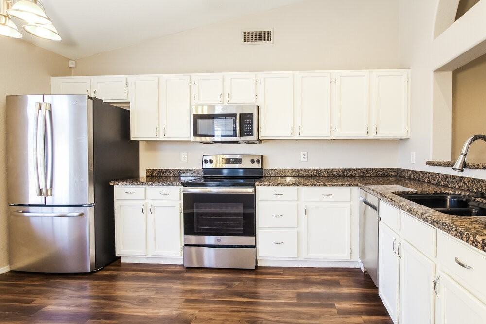 8727 W Sierra Vista Dr - Photo 6 of 16