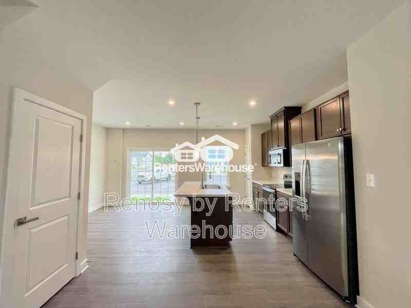 202 Reids Place Drive - Photo 7 of 31