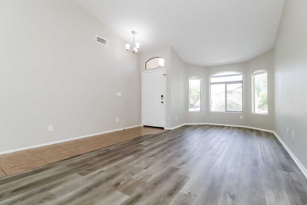 15853 W Diamond St - Photo 7 of 20