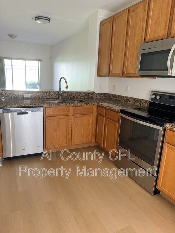 3414 Wilshire Way Rd - Photo 3 of 8