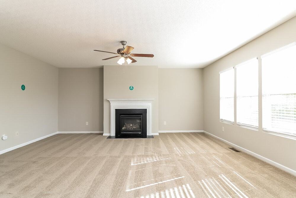 168 Woodcreek Ln - Photo 4 of 17