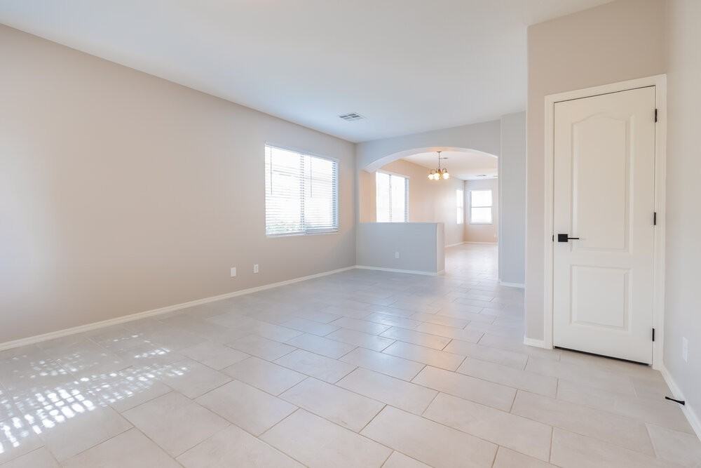 22304 S 214th St - Photo 5 of 16