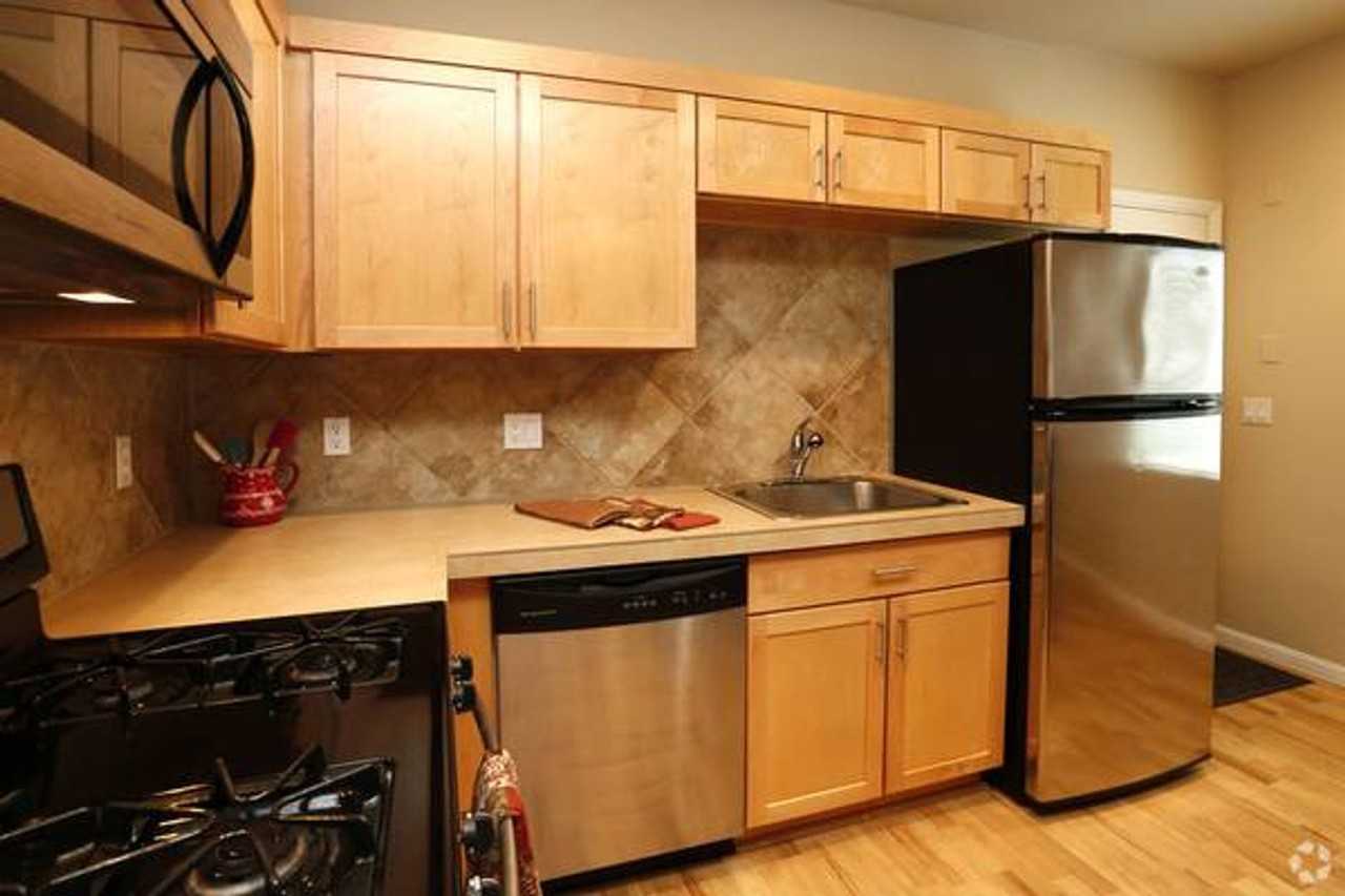 #144 TABOR POINTE APARTMENTS - Photo 3 of 18
