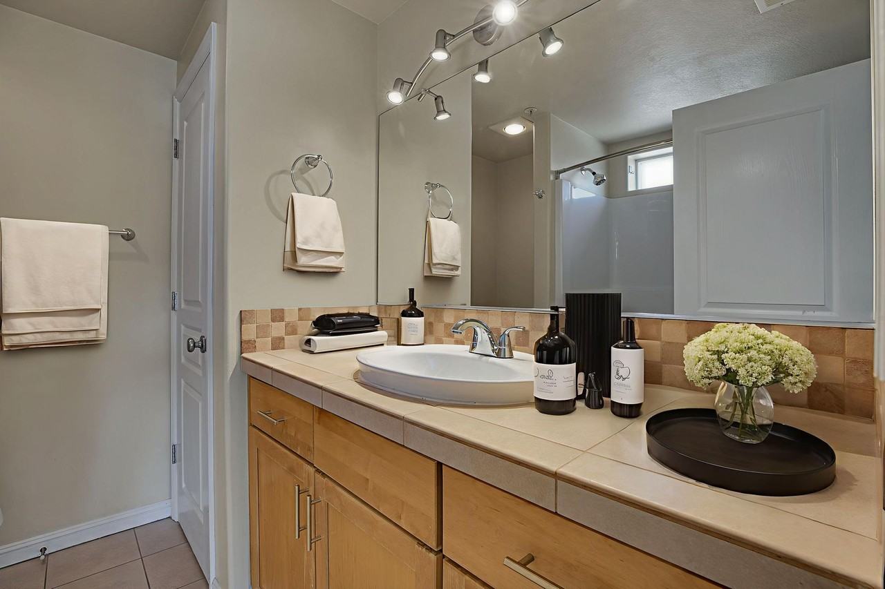 #144 TABOR POINTE APARTMENTS - Photo 5 of 21