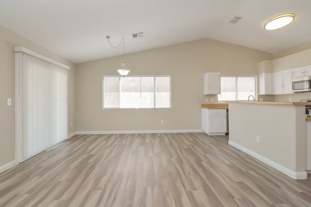 1100 Sport Of Kings Ave - Photo 6 of 16