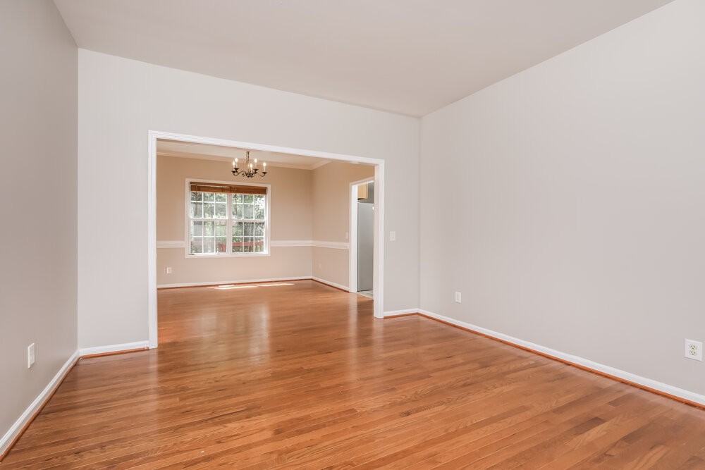 136 Roan Dr - Photo 5 of 17
